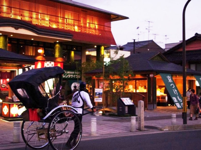 京都の日帰り温泉 花筏が紹介！お土産なら嵐山商店街をチェック！